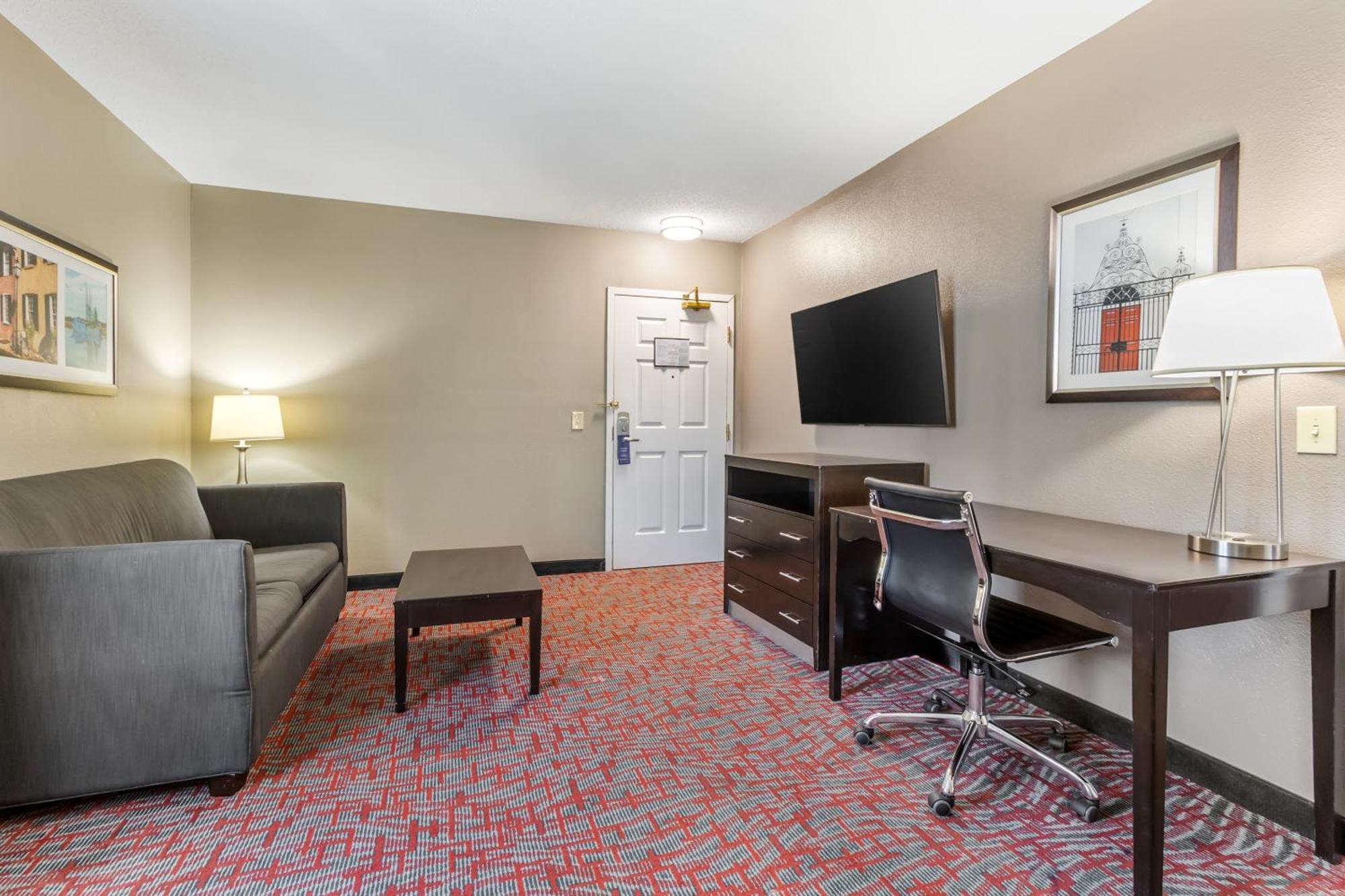 Queen Suite with Two Queen Beds and Tub - Disability Access/Non Smoking