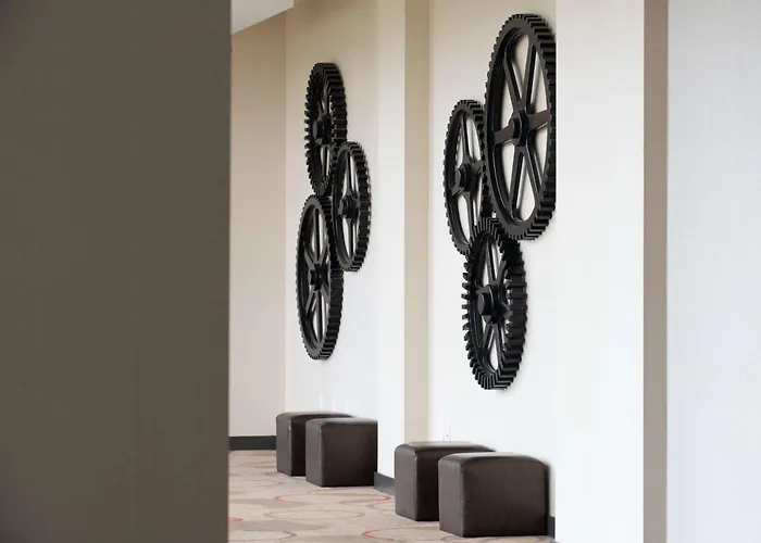 Doubletree & Suites Charleston AirportAirport Hotel