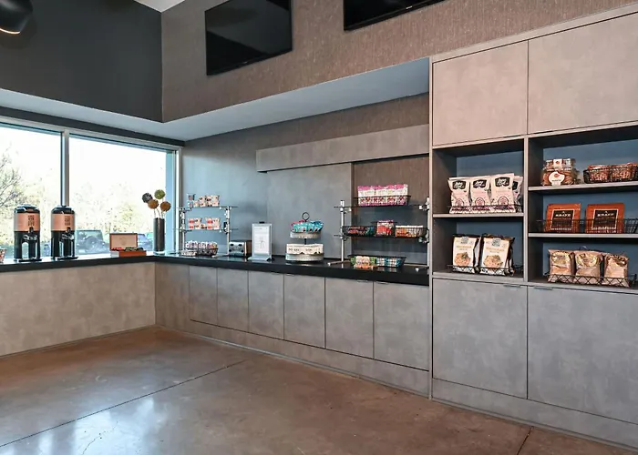 Aloft Charleston Airport And Convention Center Hotel